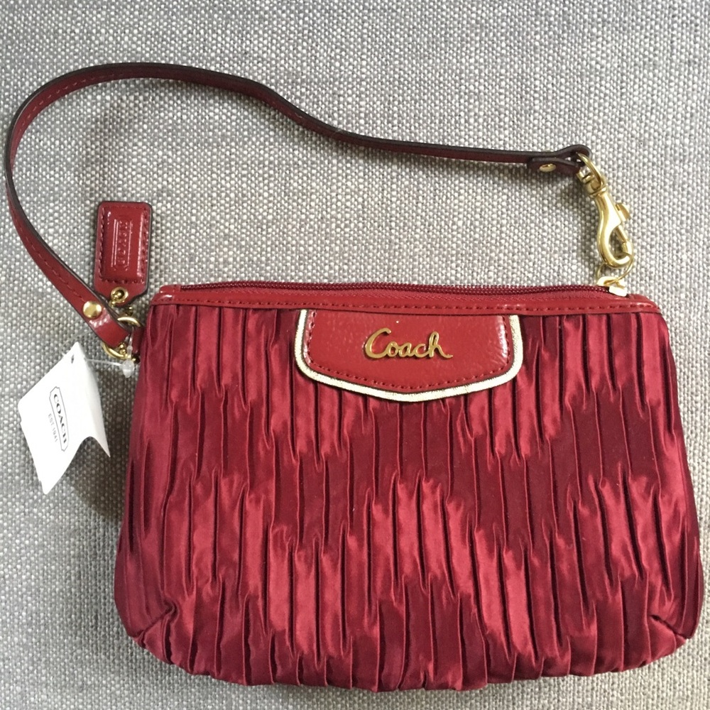 Small cocktail Coach bag.